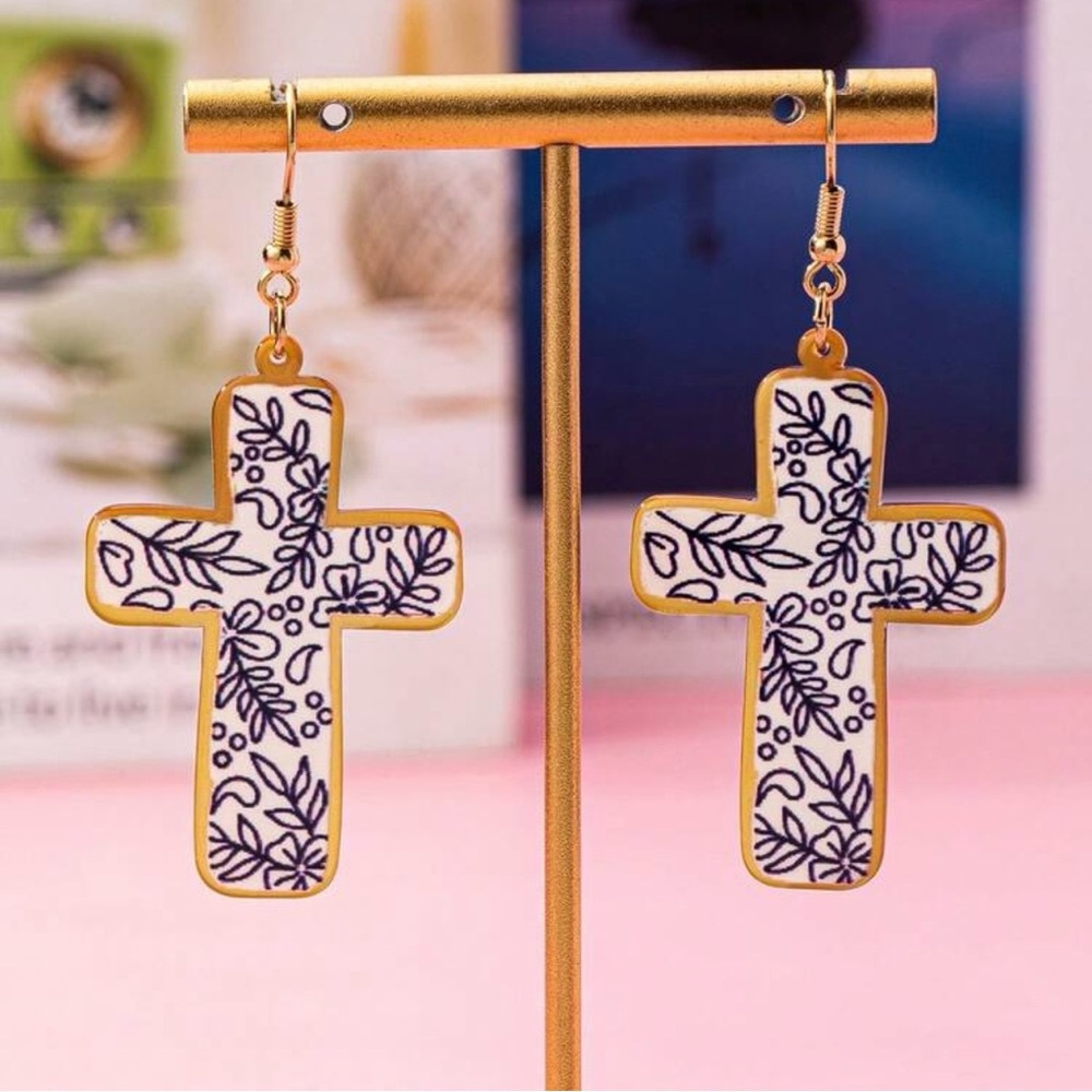 Cross Earrings and Beaded Bracelet Set - Blue, White, Gold - Picture 7 of 7
